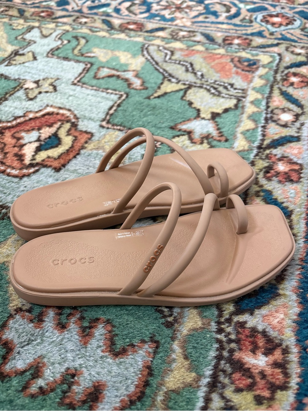 Crocs Miami toe loop 6